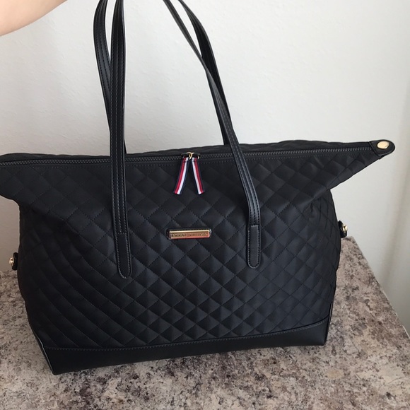 Tommy Hilfiger Quilt Tote - Picture 4 of 7